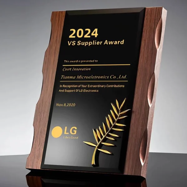 ML Art Collection – Wooden Trophy DW072